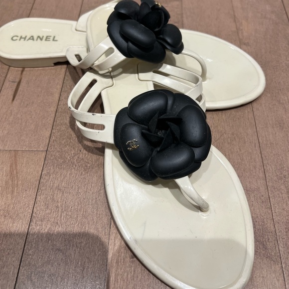 Chanel beach sandals - Picture 1 of 4